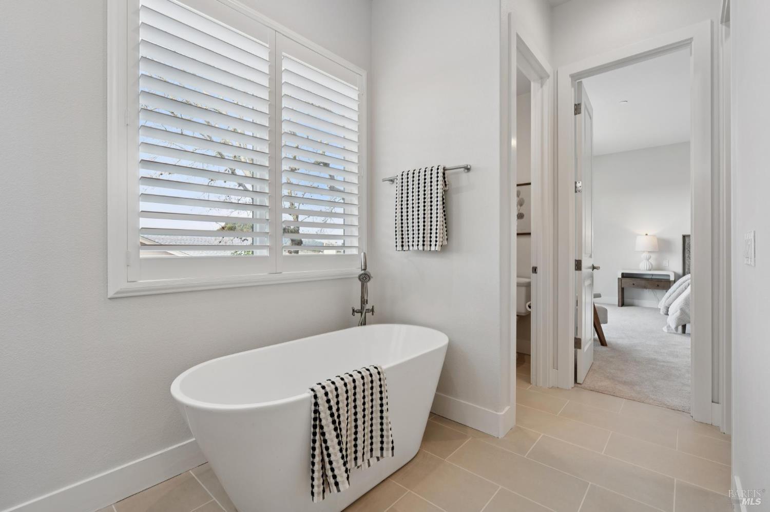 Detail Gallery Image 42 of 83 For 5677 Eastlake Dr, Santa Rosa,  CA 95409 - 5 Beds | 4 Baths