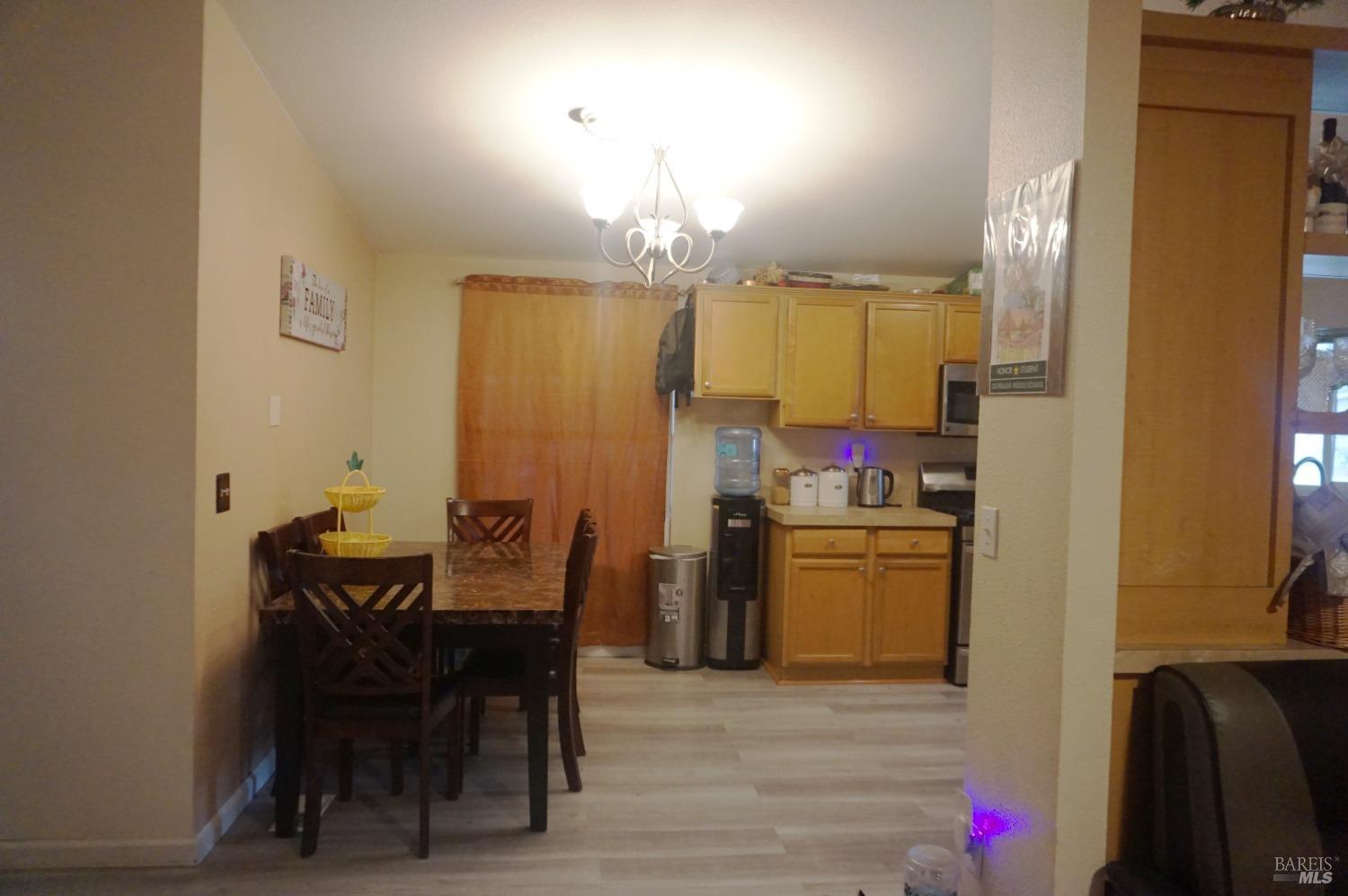 Detail Gallery Image 11 of 33 For 6004 Monticello Rd 7, Napa,  CA 94558 - 3 Beds | 2 Baths