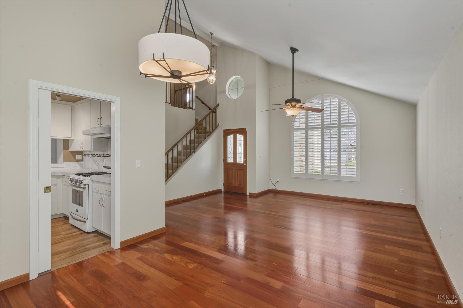 Detail Gallery Image 9 of 49 For 8873 Lebec Ln, Cotati,  CA 94931 - 4 Beds | 3 Baths