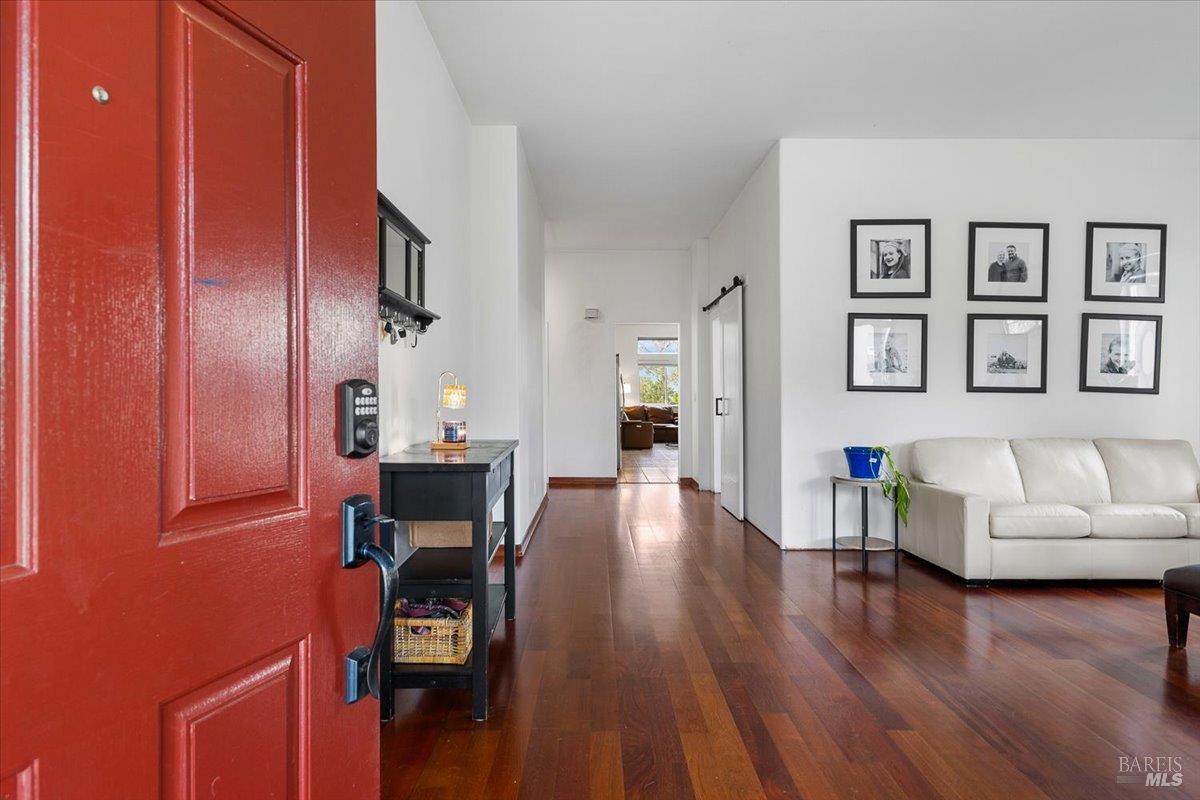 Detail Gallery Image 5 of 29 For 5739 Owls Nest Dr, Santa Rosa,  CA 95409 - 3 Beds | 2 Baths