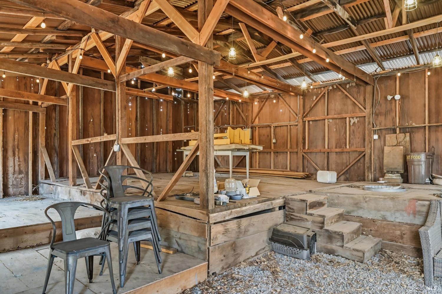 Detail Gallery Image 47 of 64 For 31000 Pine Mountain Rd, Cloverdale,  CA 95425 - 3 Beds | 3 Baths