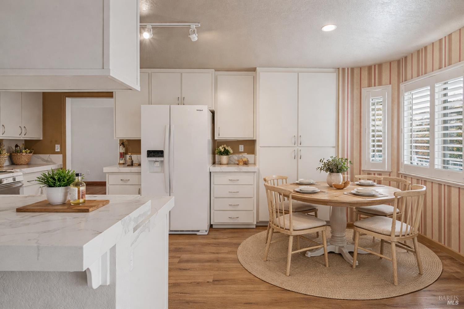 Detail Gallery Image 10 of 49 For 8873 Lebec Ln, Cotati,  CA 94931 - 4 Beds | 3 Baths