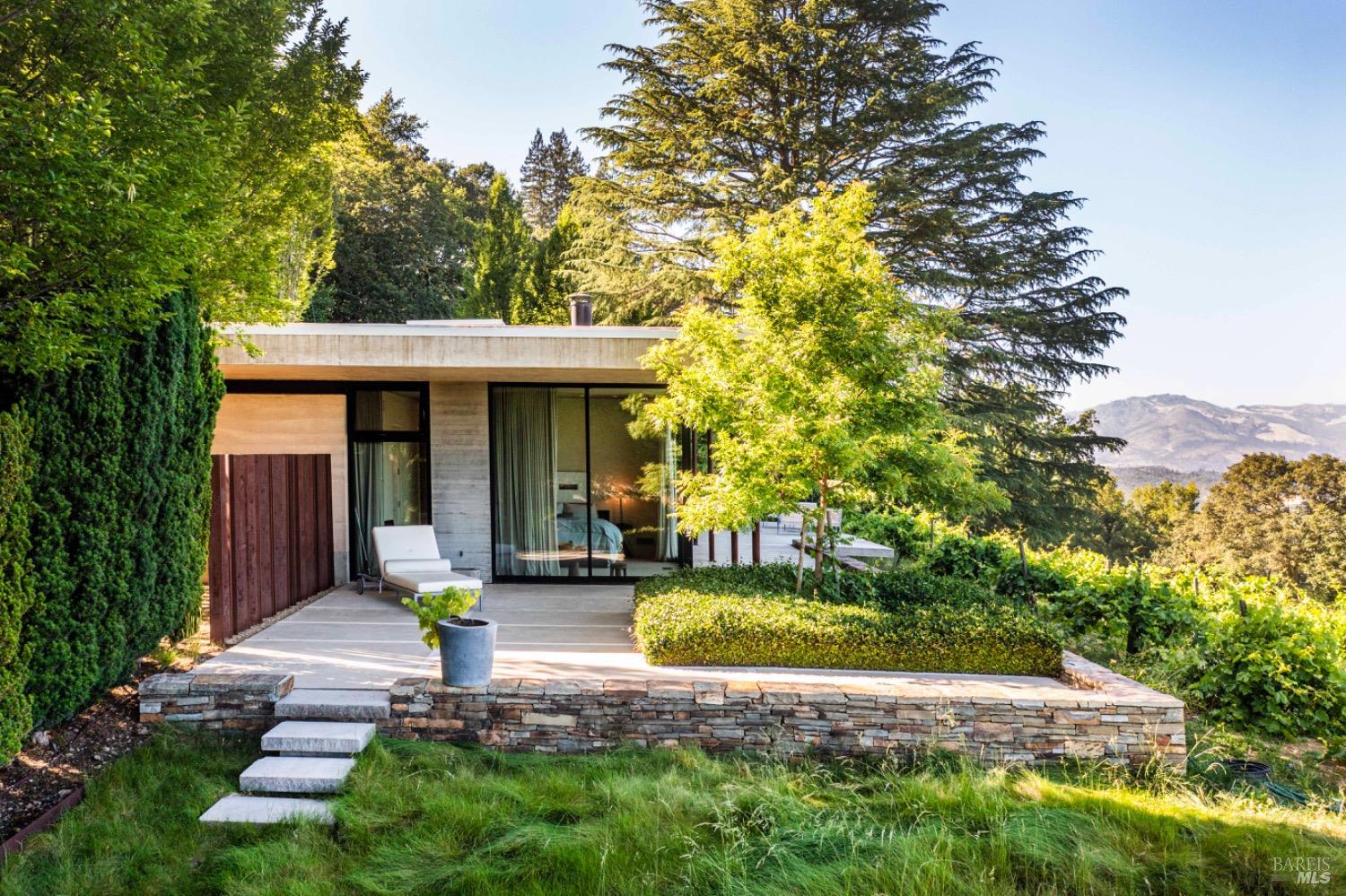 Detail Gallery Image 38 of 51 For 7596 Sonoma Mountain Rd, Glen Ellen,  CA 95442 - 7 Beds | 6/4 Baths