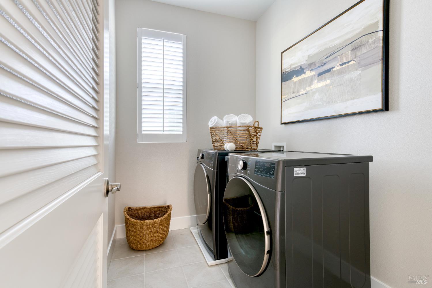 Detail Gallery Image 22 of 37 For 2733 Amora Ct, Santa Rosa,  CA 95407 - 4 Beds | 3/1 Baths