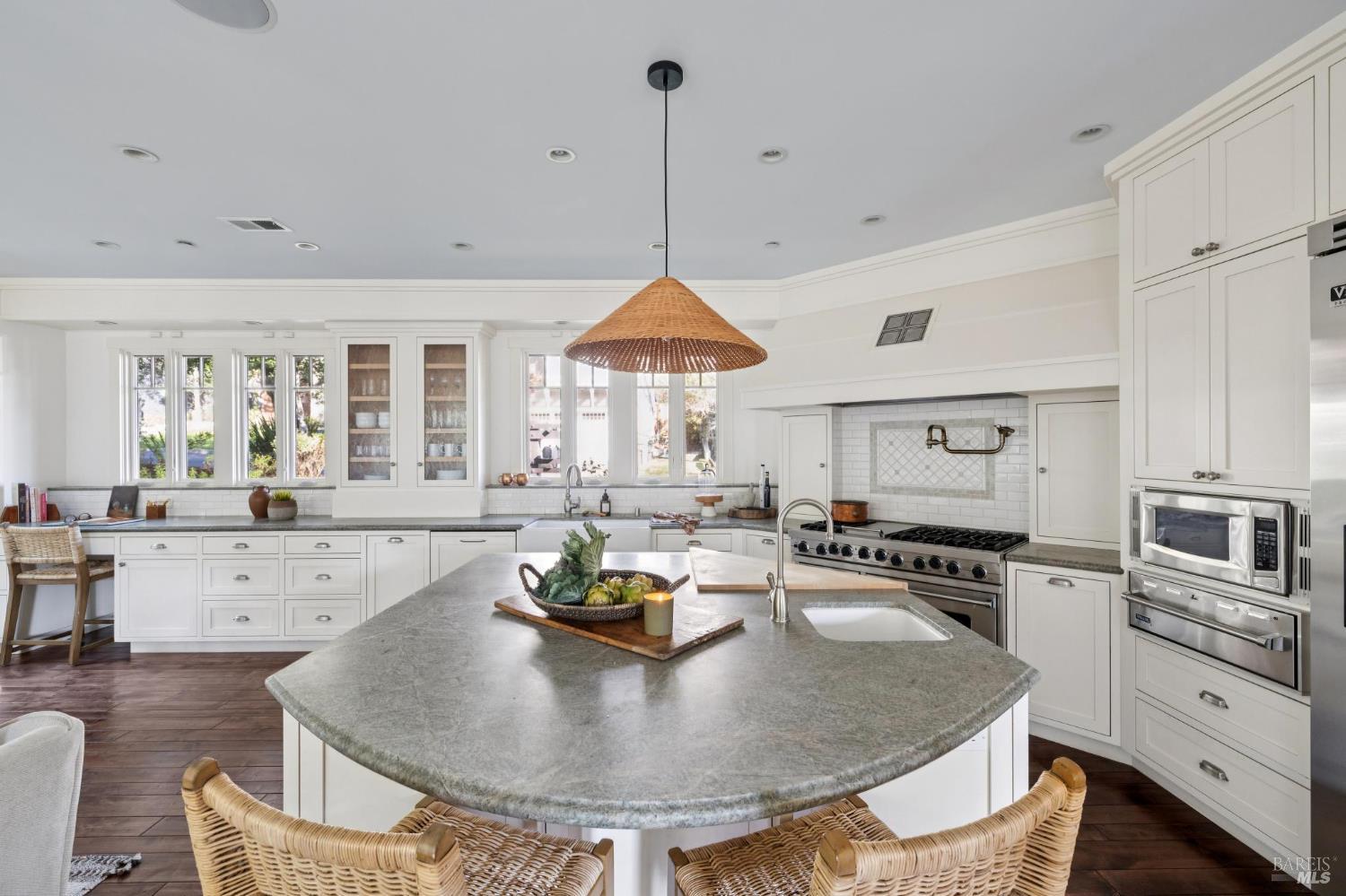 Detail Gallery Image 25 of 68 For 529 Alta Way, Mill Valley,  CA 94941 - 4 Beds | 2/1 Baths