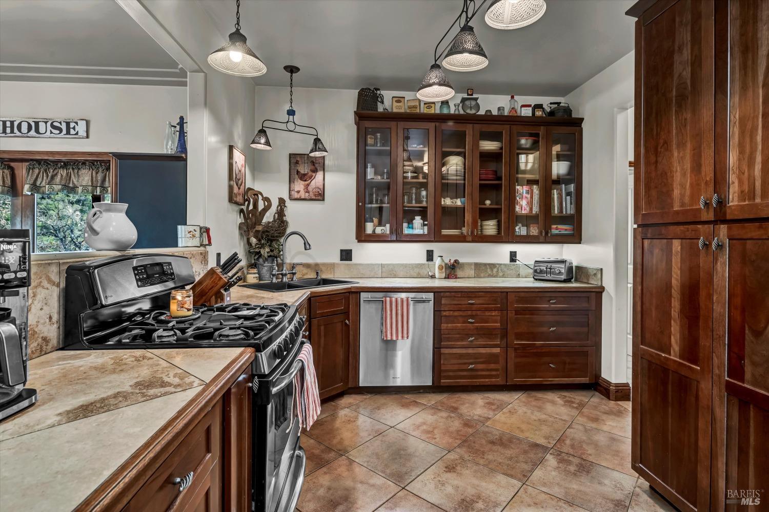 Detail Gallery Image 13 of 51 For 5963 Eickhoff Rd, Lakeport,  CA 95453 - 4 Beds | 2 Baths