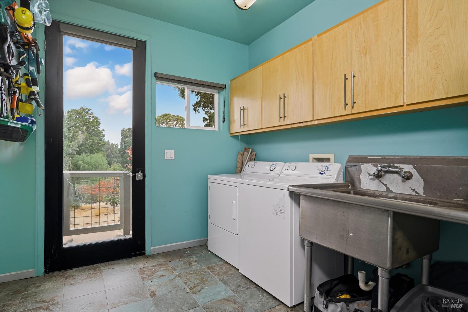 Detail Gallery Image 31 of 64 For 31000 Pine Mountain Rd, Cloverdale,  CA 95425 - 3 Beds | 3 Baths