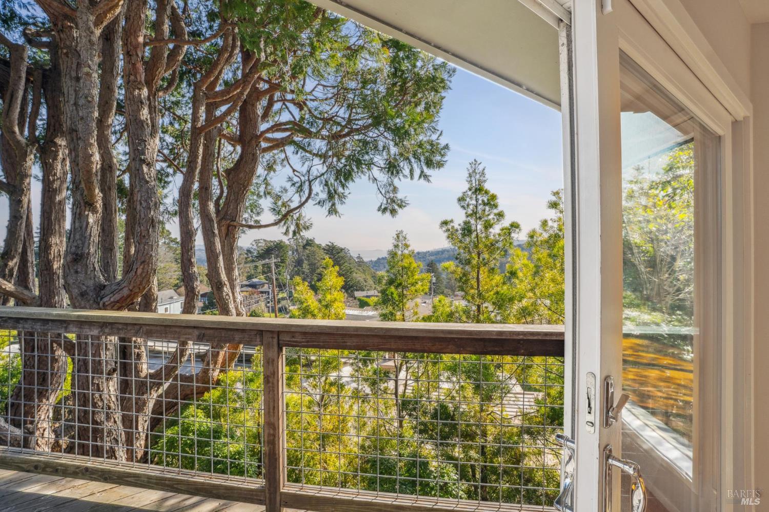 Detail Gallery Image 9 of 41 For 311 Edgewood Ave, Mill Valley,  CA 94941 - 3 Beds | 2 Baths