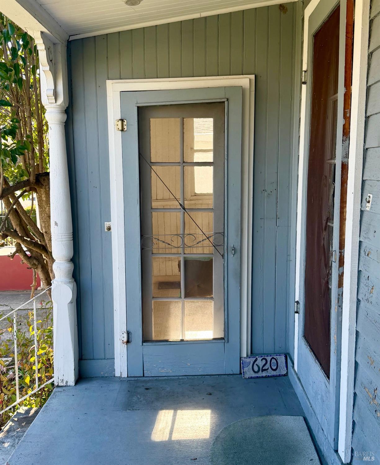 Detail Gallery Image 3 of 14 For 618 E St, Petaluma,  CA 94952 - 2 Beds | 2 Baths