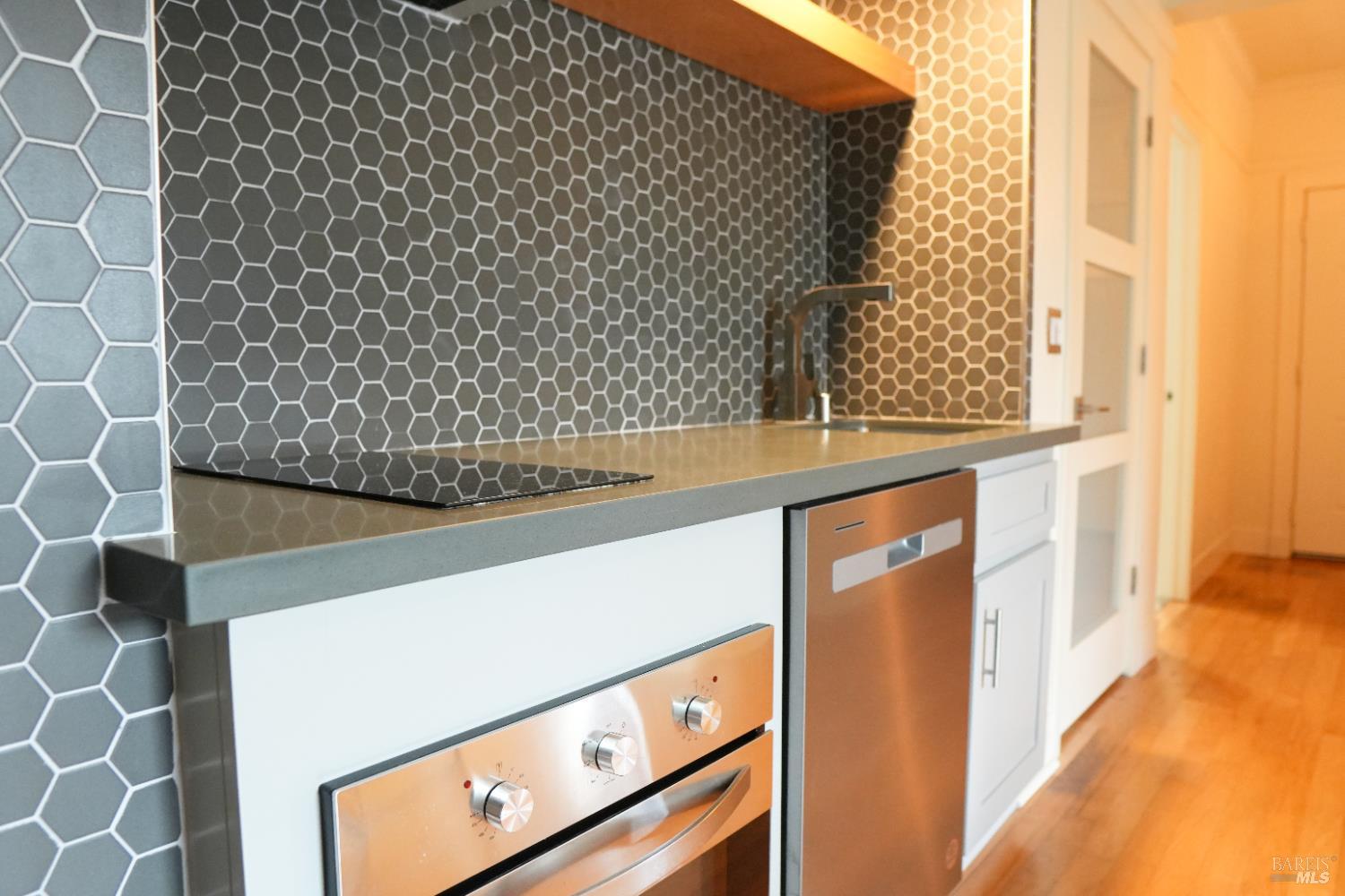 Detail Gallery Image 7 of 12 For 1715 Sonoma Apt Blvd #212,  Vallejo,  CA 94590 - 1 Beds | 1 Baths