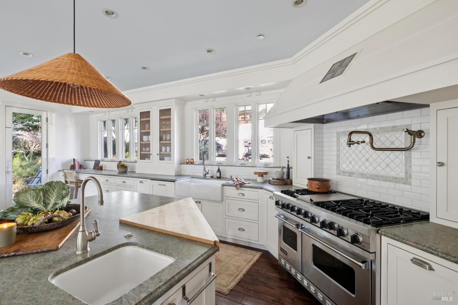 Detail Gallery Image 23 of 68 For 529 Alta Way, Mill Valley,  CA 94941 - 4 Beds | 2/1 Baths