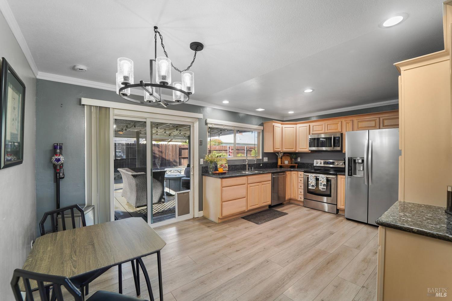 Detail Gallery Image 12 of 37 For 113 Richard Pl, Vacaville,  CA 95687 - 3 Beds | 2 Baths