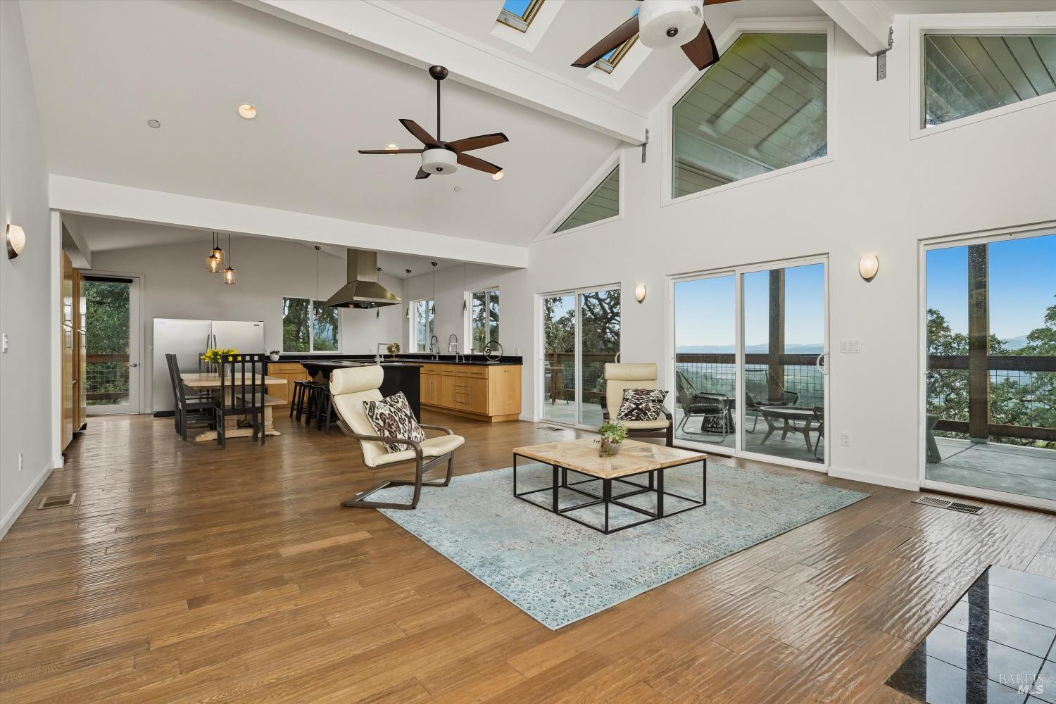 Detail Gallery Image 13 of 64 For 31000 Pine Mountain Rd, Cloverdale,  CA 95425 - 3 Beds | 3 Baths