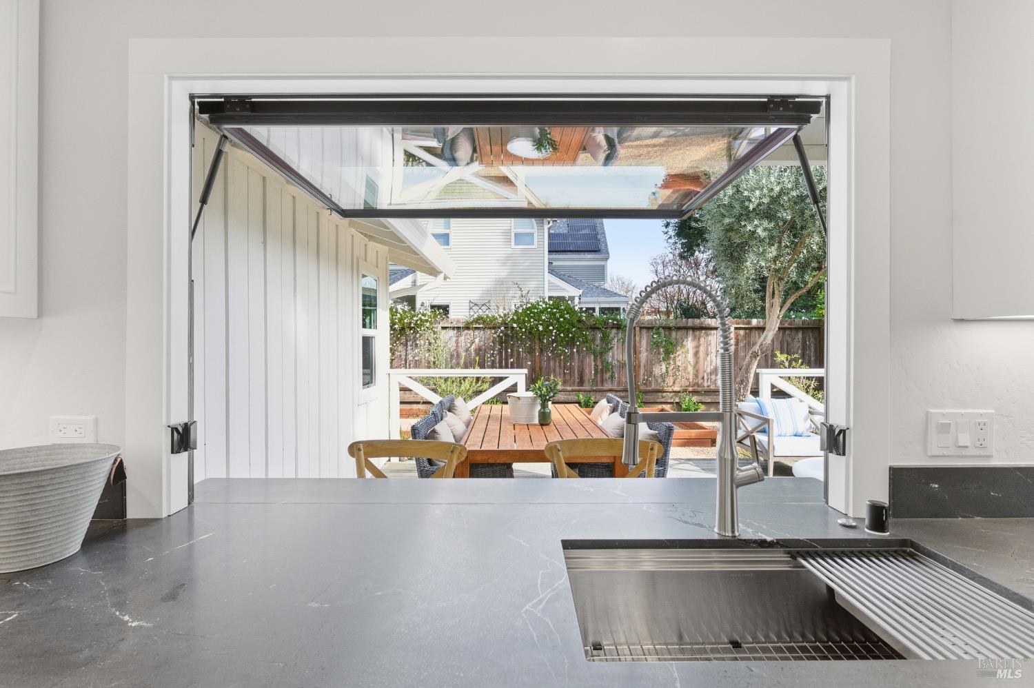 Detail Gallery Image 12 of 45 For 1830 Spring Mountain Rd, Saint Helena,  CA 94574 - 3 Beds | 2 Baths