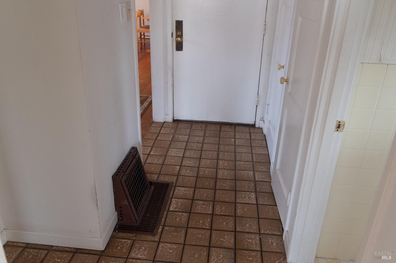 Detail Gallery Image 8 of 18 For 1210 Kendall Ct, Walnut Creek,  CA 94595 - 2 Beds | 1 Baths