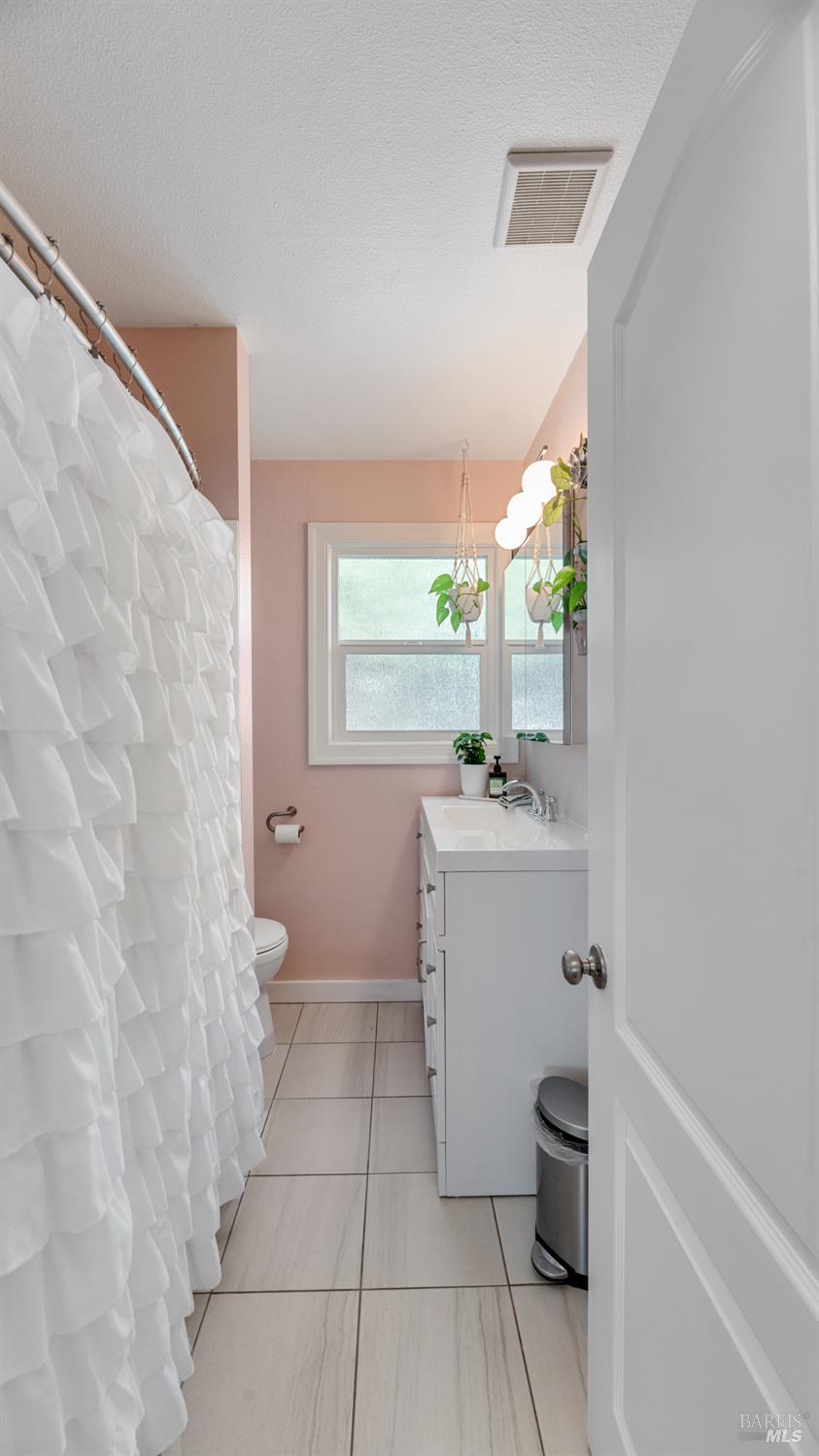 Detail Gallery Image 13 of 22 For 712 Laurel St, Vallejo,  CA 94591 - 2 Beds | 1 Baths