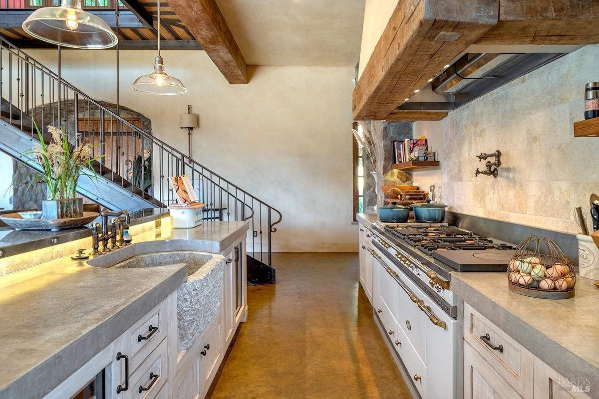 Detail Gallery Image 17 of 41 For 651 Wall Rd, Napa,  CA 94558 - 4 Beds | 5/2 Baths