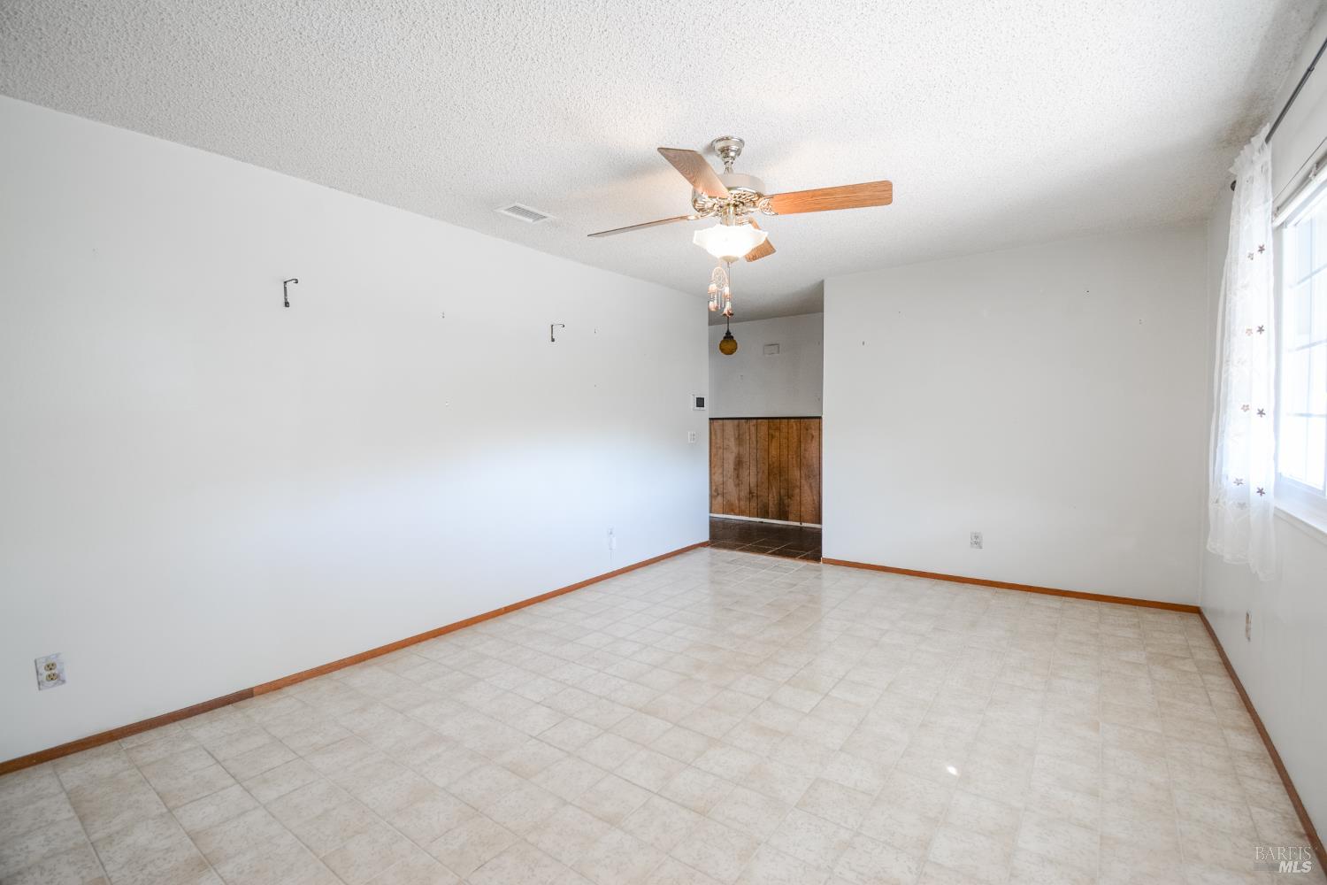 Detail Gallery Image 7 of 38 For 2135 via Alta Ct, Benicia,  CA 94510 - 2 Beds | 2 Baths