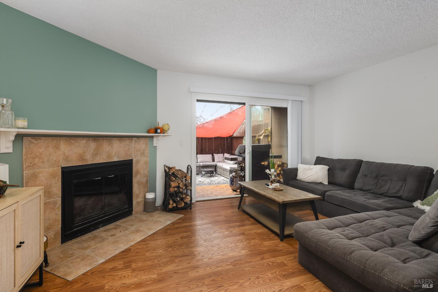 Detail Gallery Image 5 of 17 For 1430 Parkway Dr, Rohnert Park,  CA 94928 - 2 Beds | 1/1 Baths