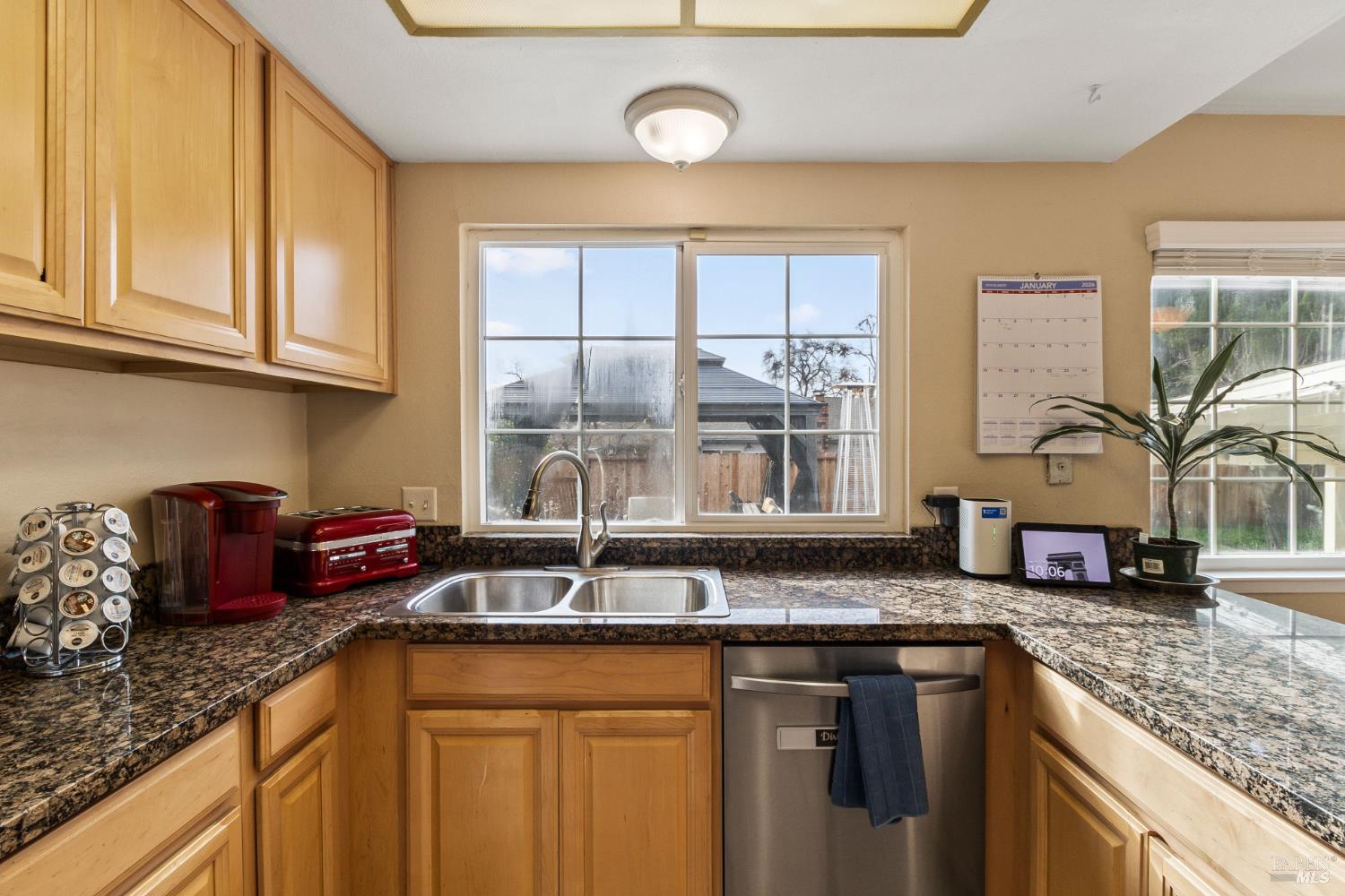 Detail Gallery Image 12 of 50 For 160 Bristol Dr, Vacaville,  CA 95687 - 4 Beds | 2/1 Baths