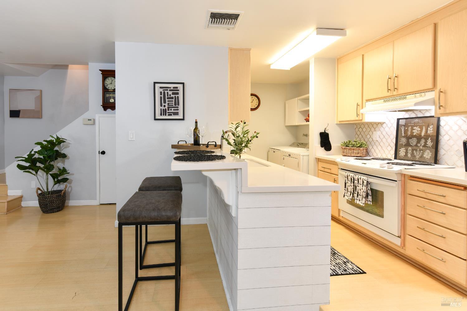 Detail Gallery Image 13 of 50 For 1118 Marina Dr, Napa,  CA 94559 - 2 Beds | 1/1 Baths