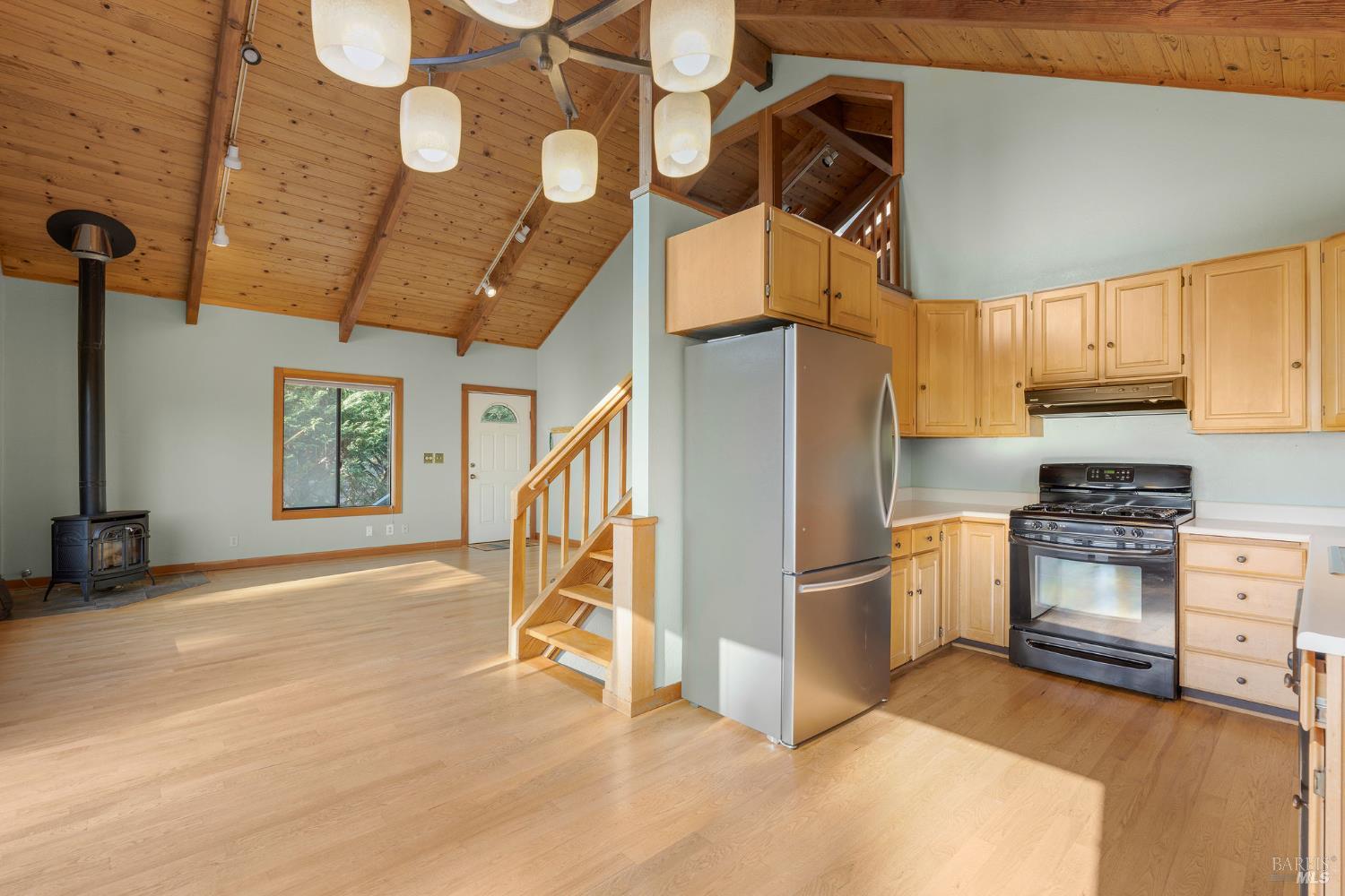 Detail Gallery Image 8 of 23 For 35520 Ocean View Ct, Gualala,  CA 95445 - 3 Beds | 2 Baths