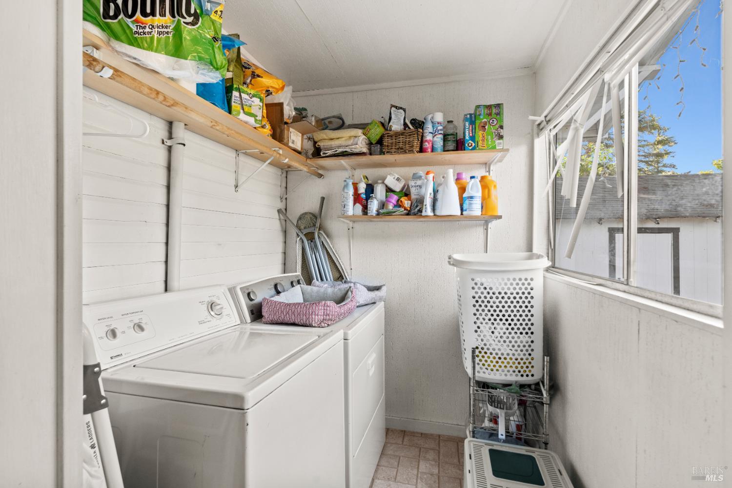 Detail Gallery Image 11 of 26 For 1301 Knob Hill Rd, Ukiah,  CA 95482 - 1 Beds | 1 Baths