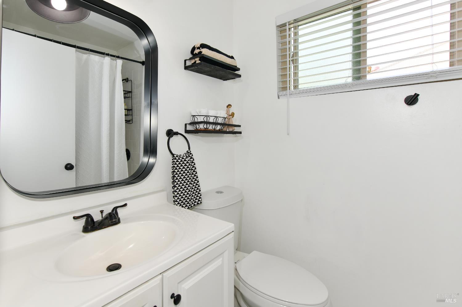 Detail Gallery Image 26 of 50 For 1118 Marina Dr, Napa,  CA 94559 - 2 Beds | 1/1 Baths