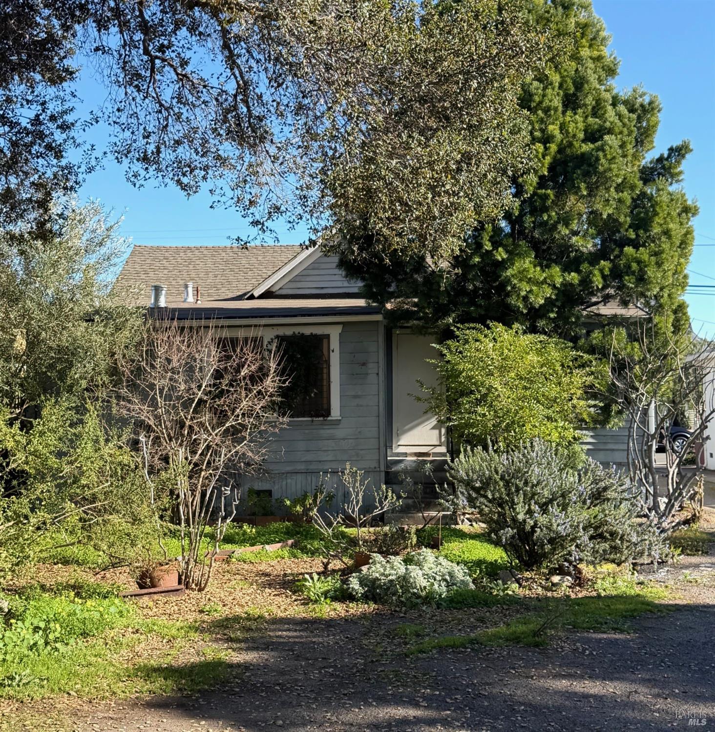 Detail Gallery Image 9 of 14 For 618 E St, Petaluma,  CA 94952 - 2 Beds | 2 Baths