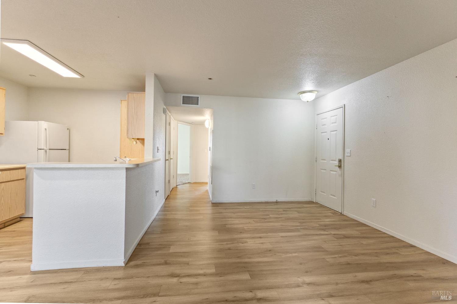 Detail Gallery Image 8 of 22 For 2001 Eastwood Dr #11,  Vacaville,  CA 95687 - 2 Beds | 1 Baths