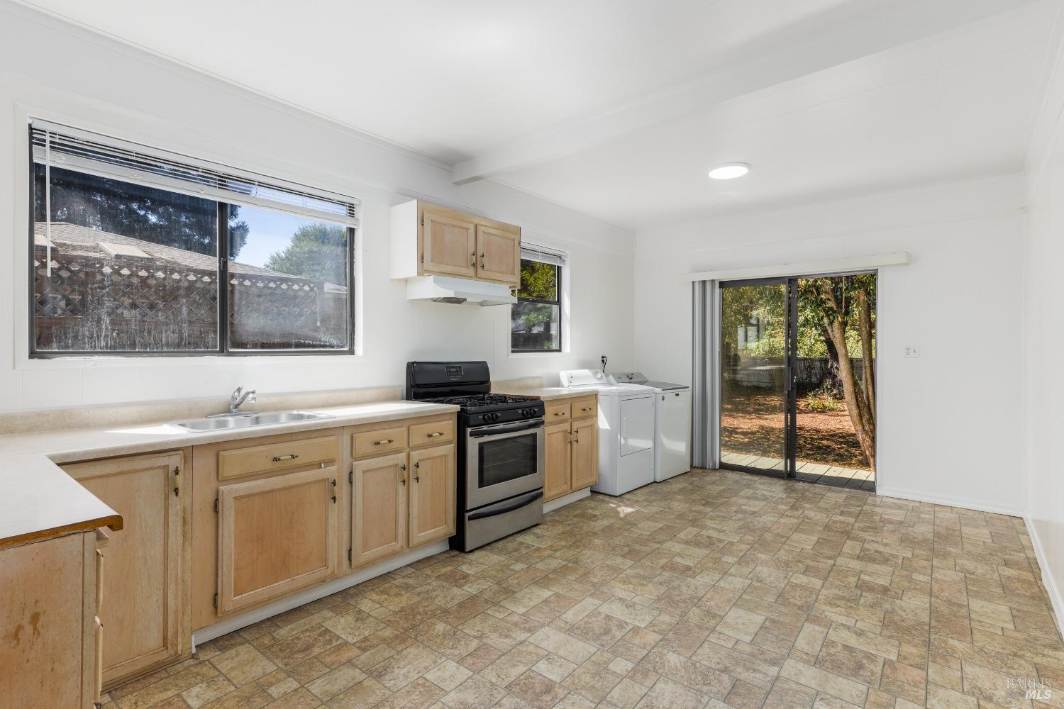 Detail Gallery Image 27 of 32 For 19322 Quigley Ln, Sonoma,  CA 95476 - 4 Beds | 3 Baths