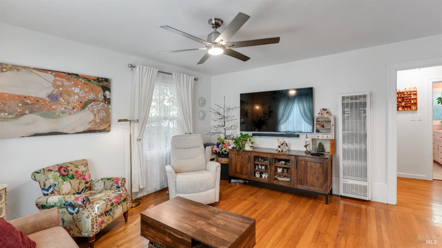 Detail Gallery Image 3 of 22 For 712 Laurel St, Vallejo,  CA 94591 - 2 Beds | 1 Baths