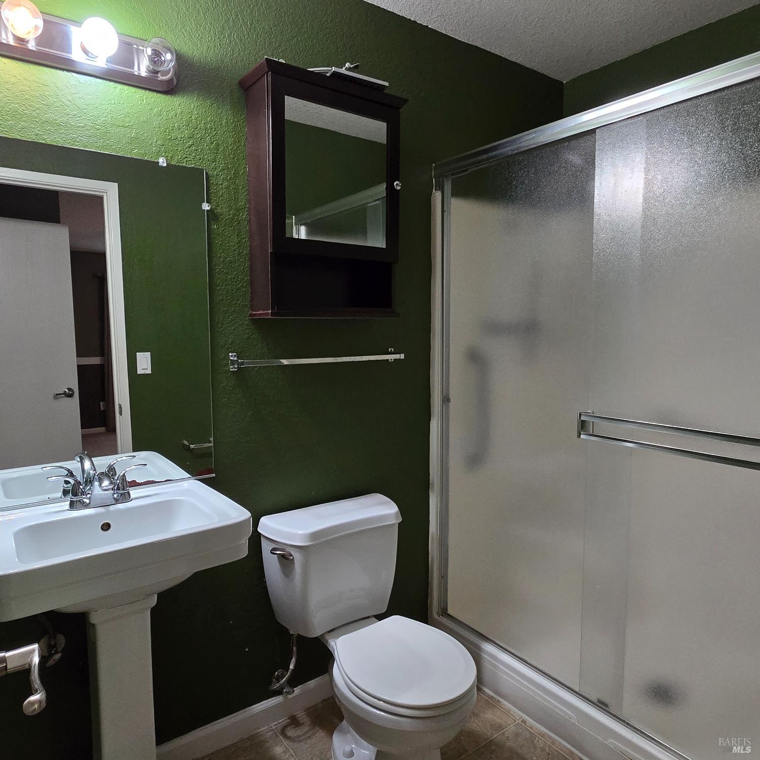 Detail Gallery Image 8 of 11 For 2031 California Dr, Vacaville,  CA 95687 - 2 Beds | 2 Baths