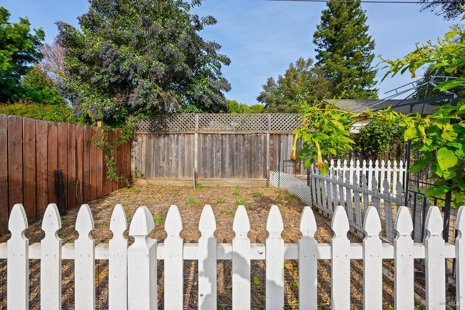 Detail Gallery Image 21 of 24 For 3119 Magowan Dr, Santa Rosa,  CA 95405 - 3 Beds | 1 Baths