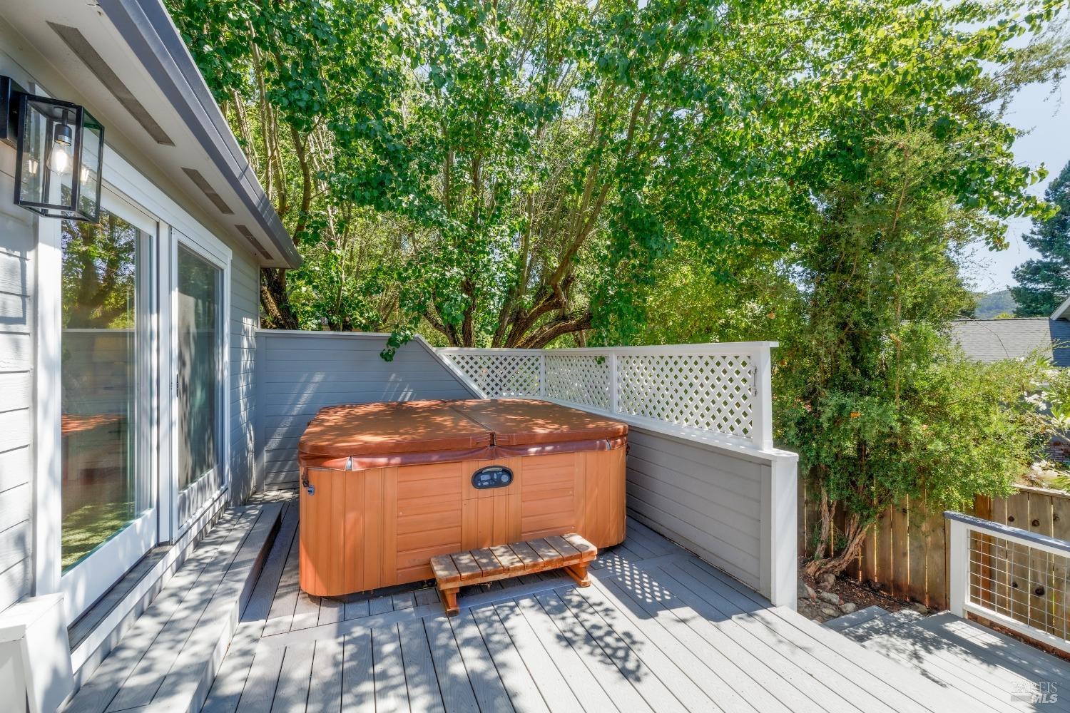 Detail Gallery Image 8 of 35 For 4713 Circle B Pl, Santa Rosa,  CA 95405 - 4 Beds | 3/1 Baths