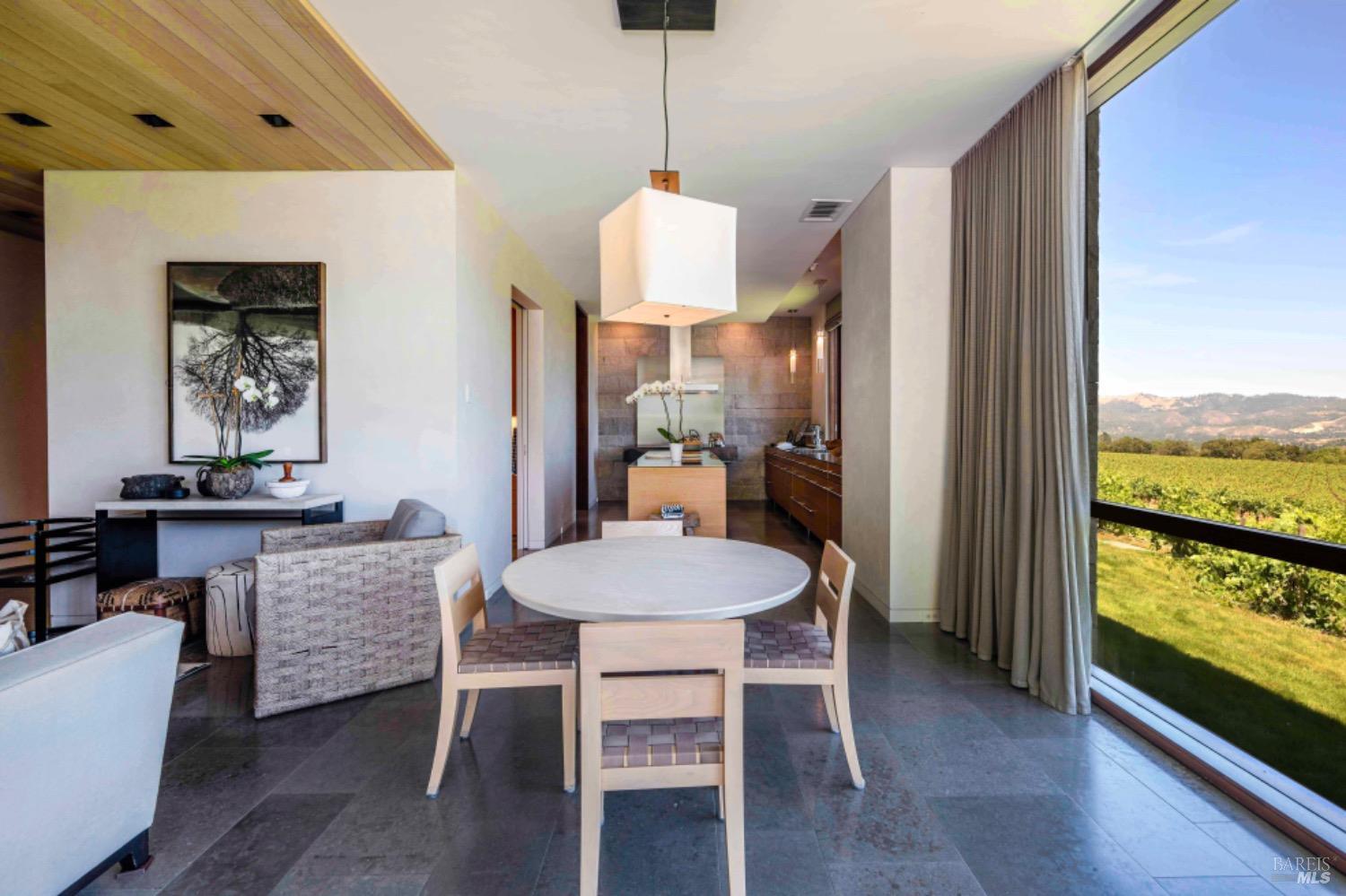 Detail Gallery Image 18 of 51 For 7596 Sonoma Mountain Rd, Glen Ellen,  CA 95442 - 7 Beds | 6/4 Baths