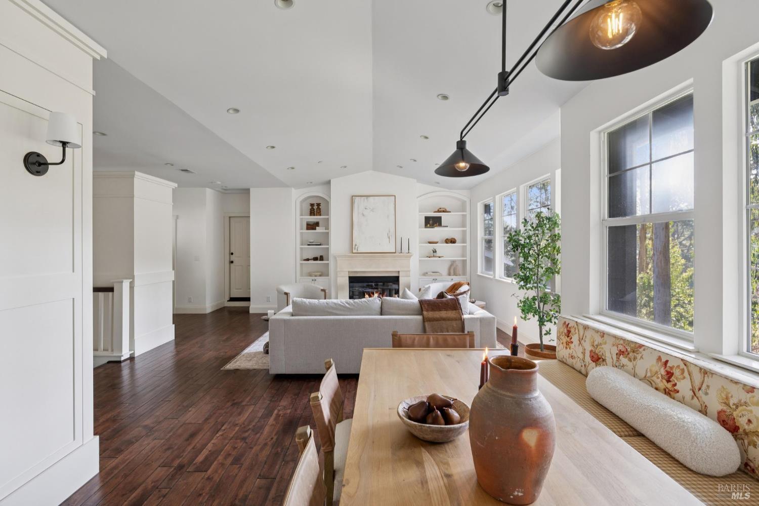 Detail Gallery Image 13 of 68 For 529 Alta Way, Mill Valley,  CA 94941 - 4 Beds | 2/1 Baths