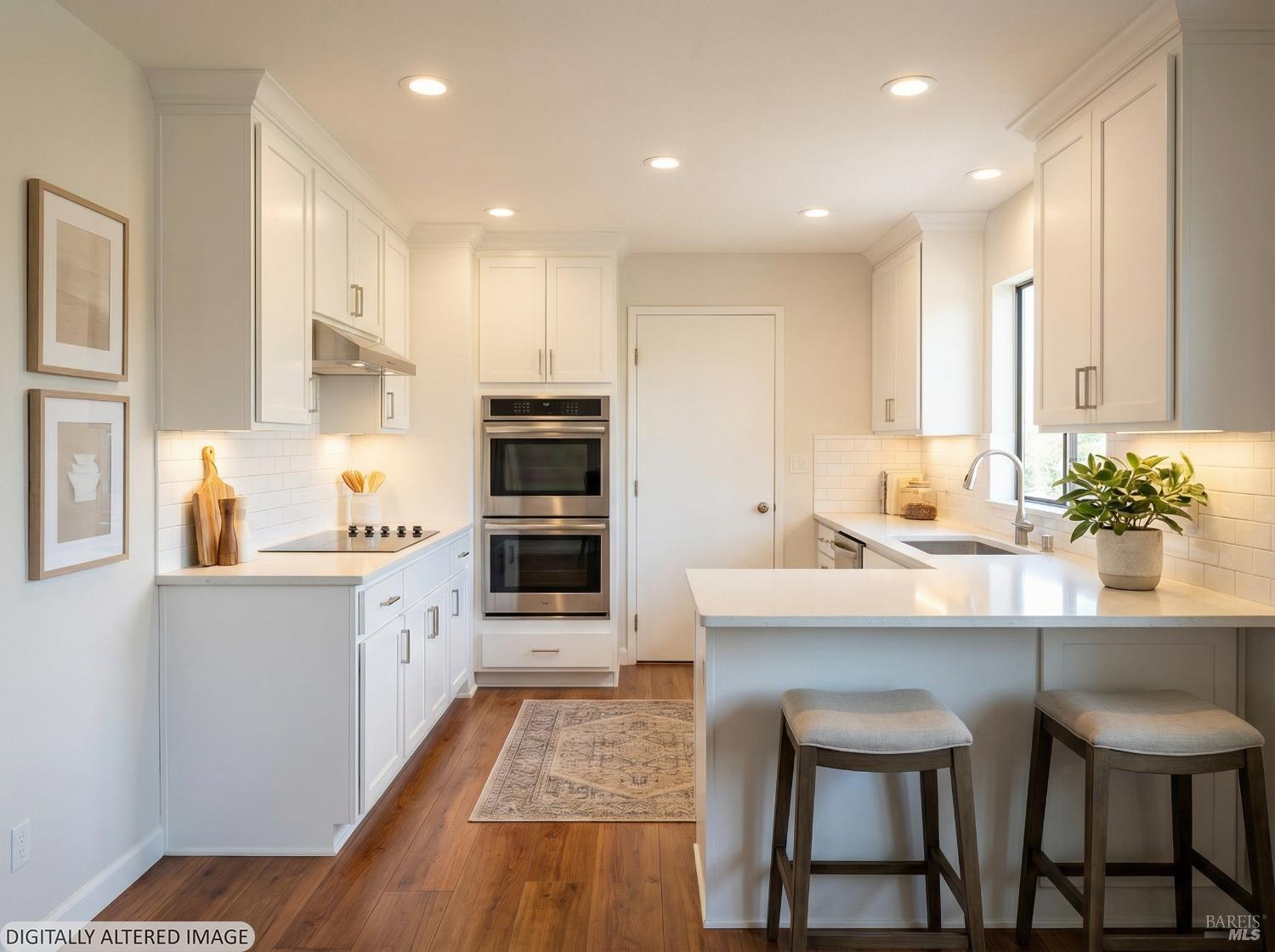 Detail Gallery Image 4 of 21 For 5555 Rio Vida Ln, Sebastopol,  CA 95472 - 3 Beds | 2 Baths