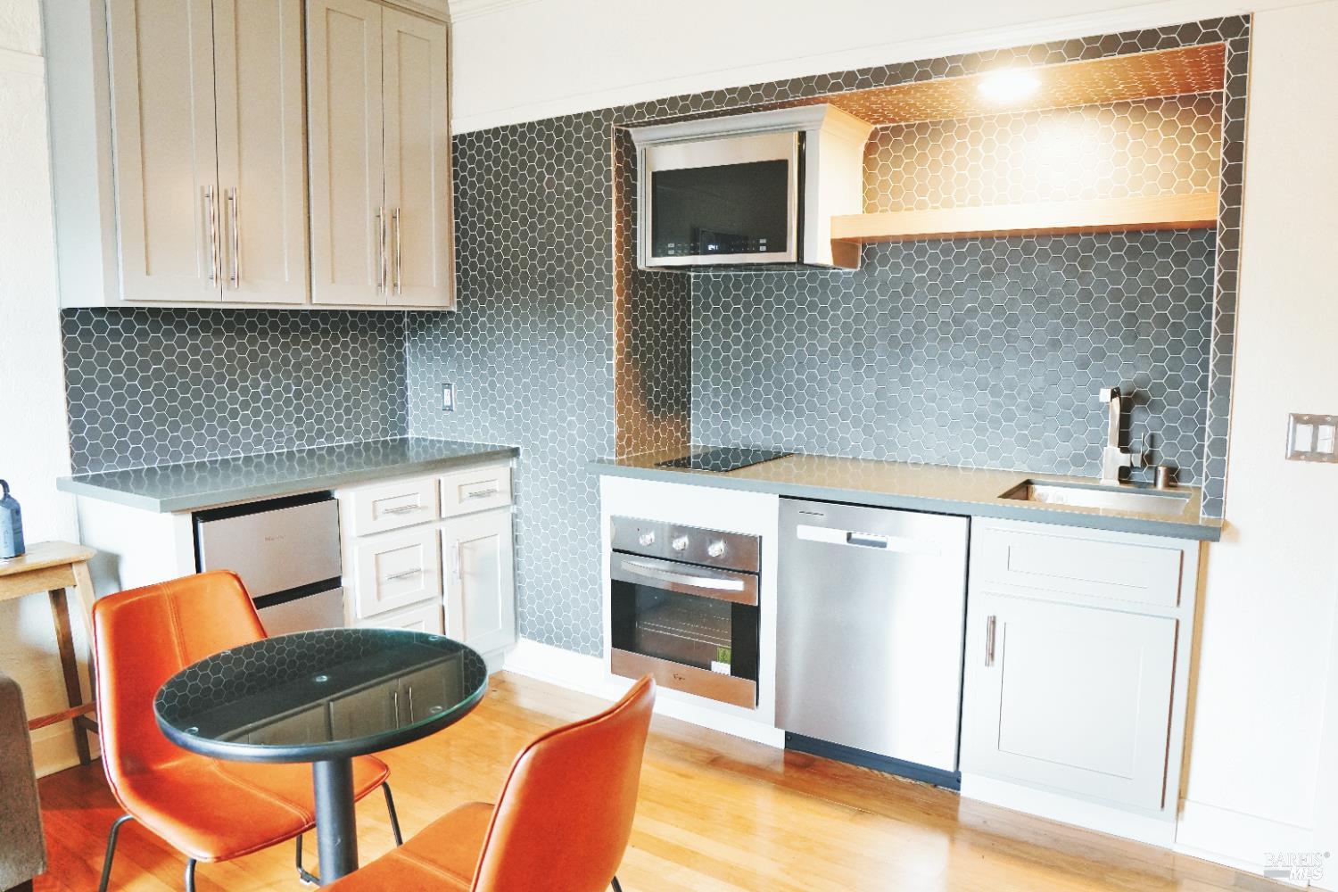 Detail Gallery Image 6 of 12 For 1715 Sonoma Apt Blvd #212,  Vallejo,  CA 94590 - 1 Beds | 1 Baths