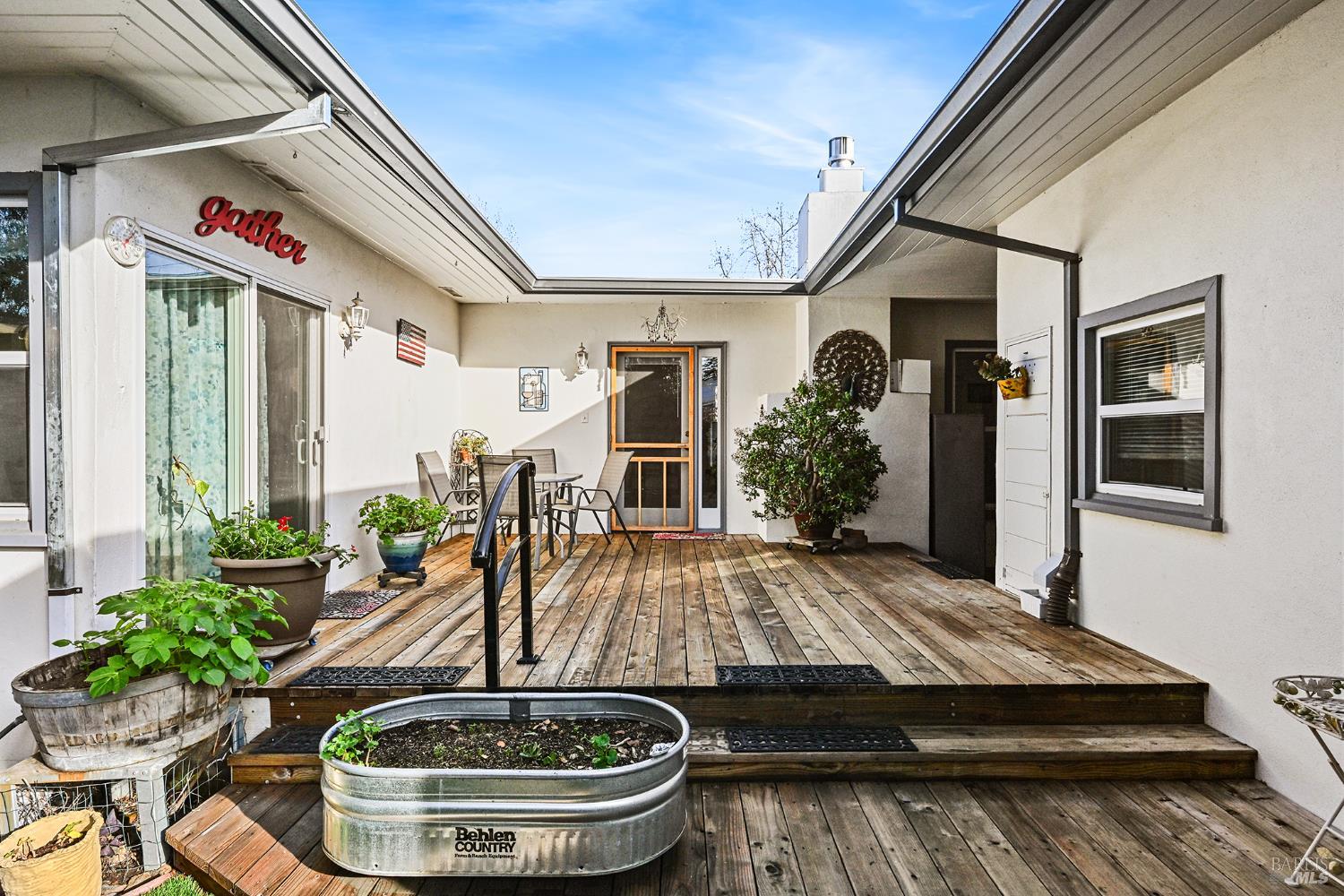 Detail Gallery Image 32 of 52 For 2003 Humboldt St, Santa Rosa,  CA 95404 - 2 Beds | 2 Baths