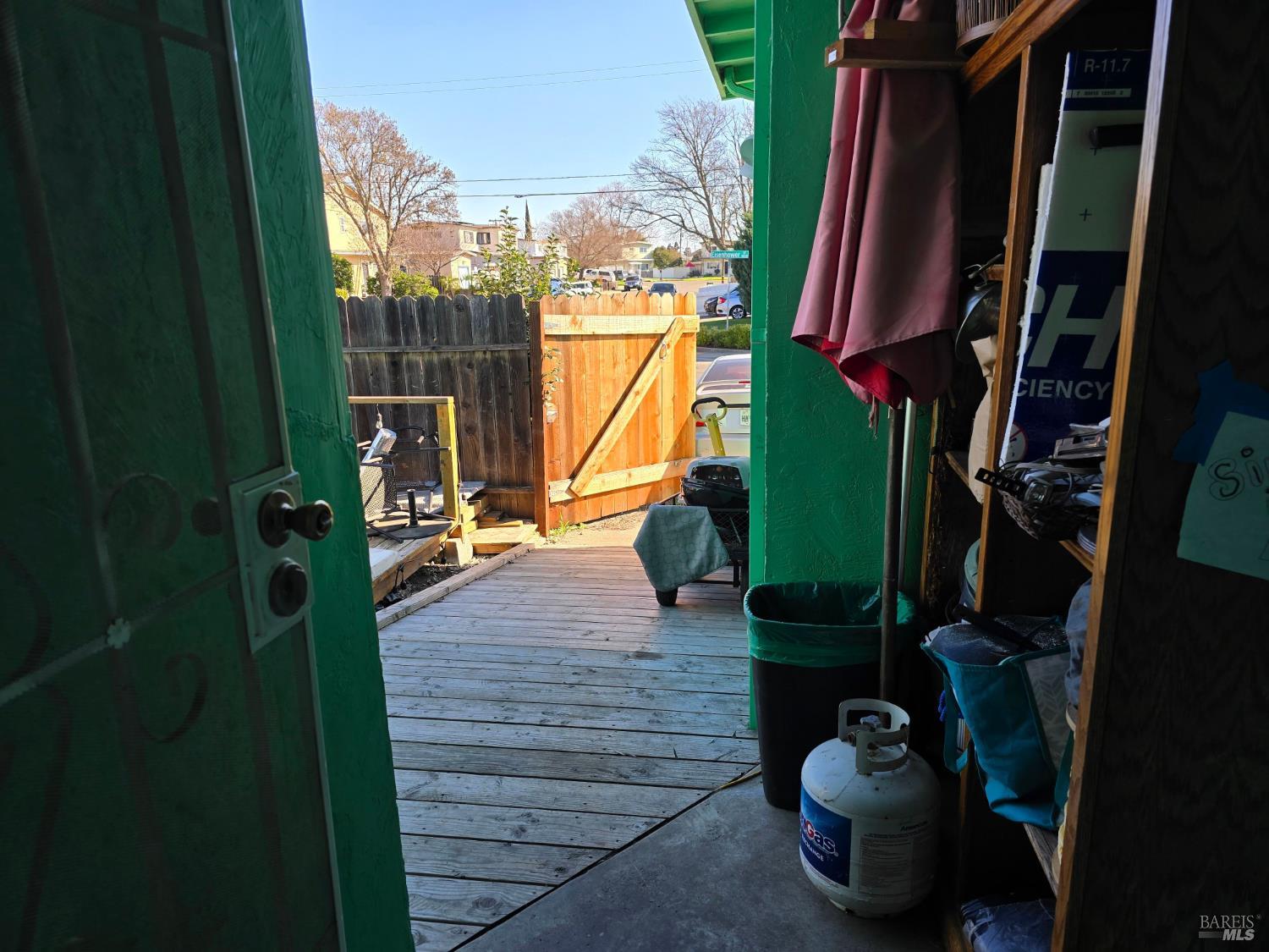 Detail Gallery Image 7 of 27 For 1419 Eisenhower St, Fairfield,  CA 94533 - 3 Beds | 1 Baths