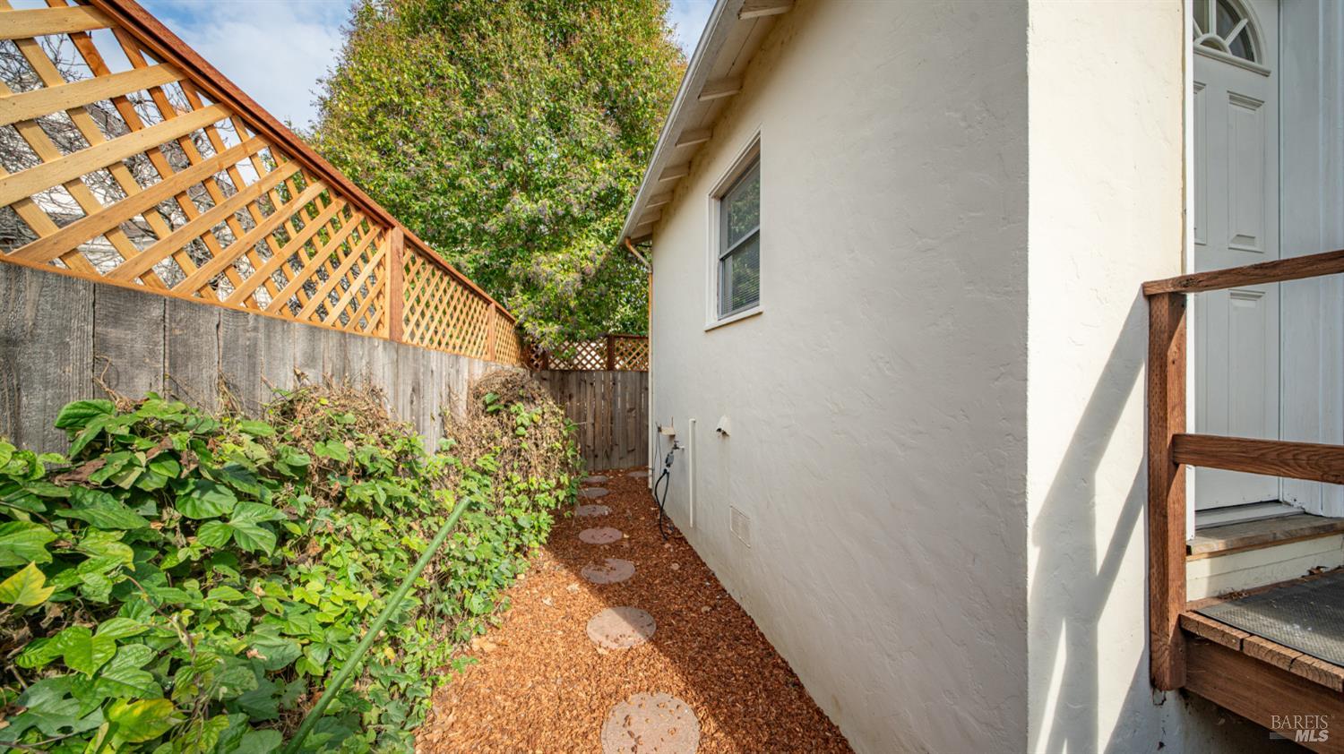 Detail Gallery Image 23 of 28 For 717 C St, San Rafael,  CA 94901 - 2 Beds | 1 Baths