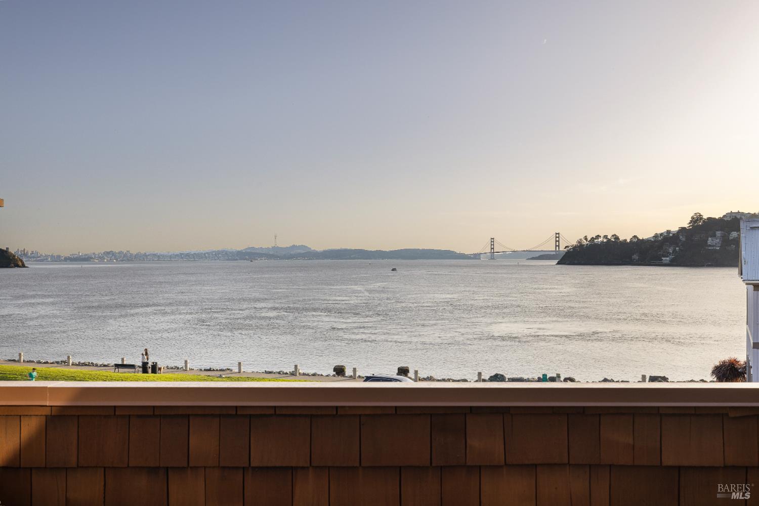 Detail Gallery Image 20 of 55 For 403 Paradise Dr, Tiburon,  CA 94920 - 3 Beds | 2/1 Baths