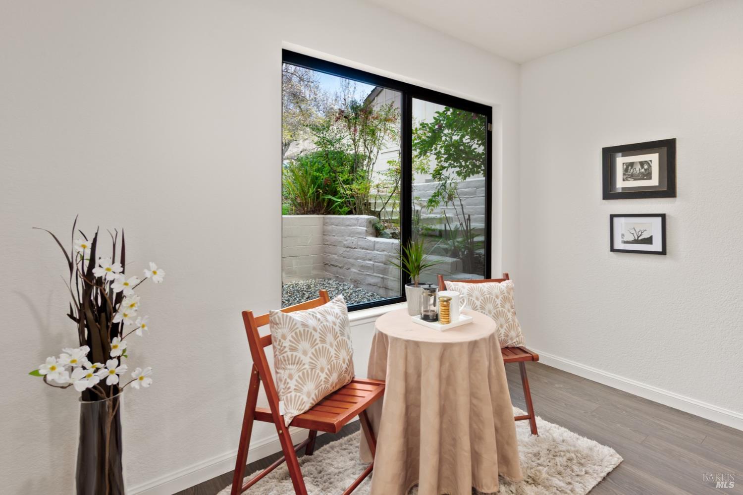 Detail Gallery Image 6 of 30 For 5 Velasco Ct, Novato,  CA 94949 - 3 Beds | 2/1 Baths