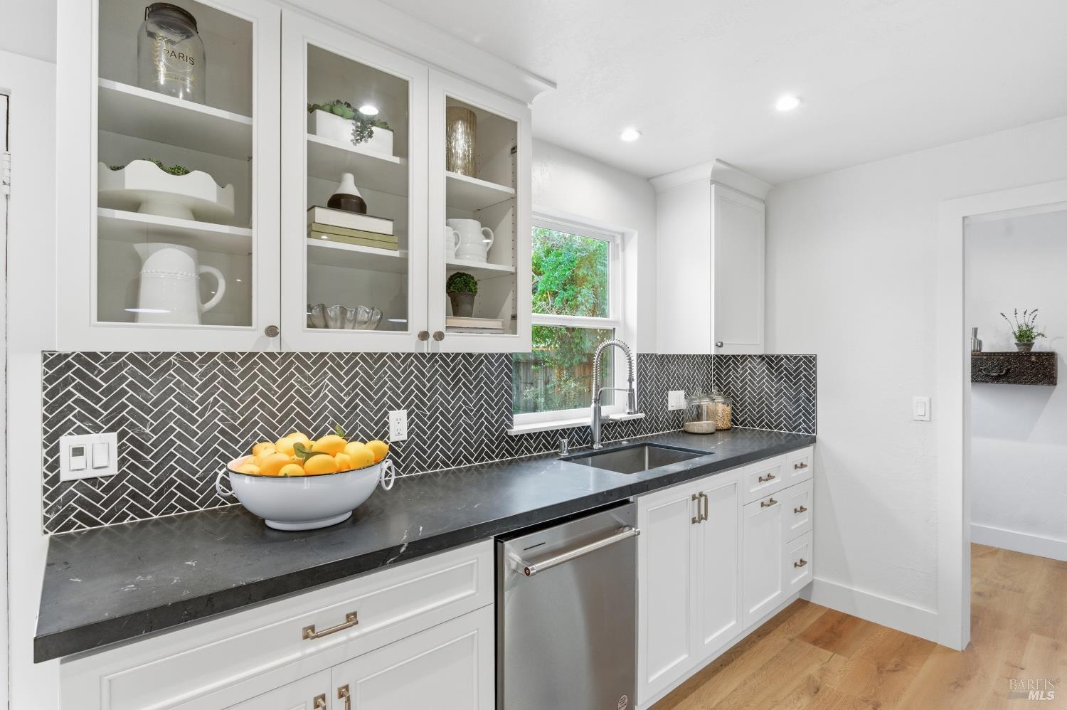 Detail Gallery Image 18 of 66 For 1123 Oak Ave, Saint Helena,  CA 94574 - – Beds | – Baths