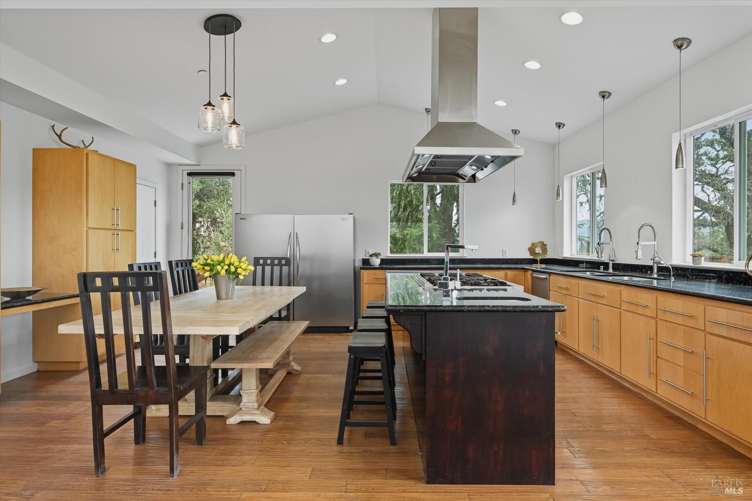 Detail Gallery Image 20 of 64 For 31000 Pine Mountain Rd, Cloverdale,  CA 95425 - 3 Beds | 3 Baths