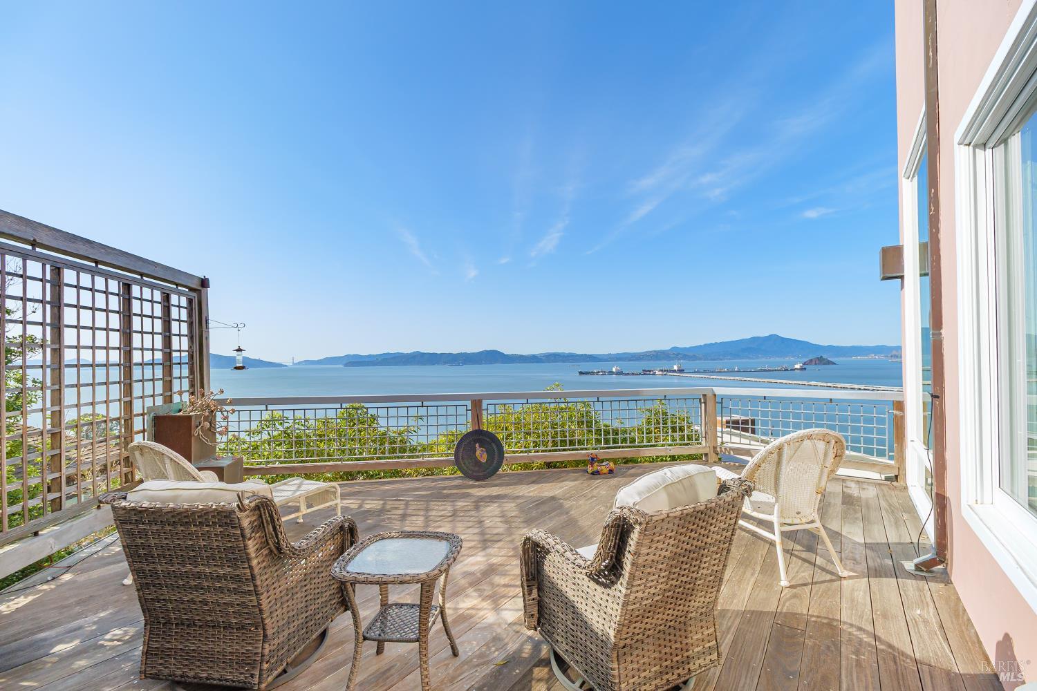 Detail Gallery Image 7 of 45 For 245 Water St, Richmond,  CA 94801 - 2 Beds | 2/1 Baths