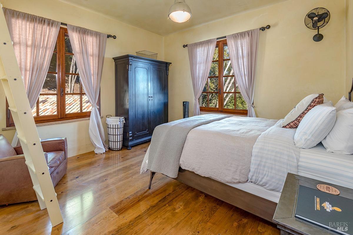 Detail Gallery Image 26 of 41 For 651 Wall Rd, Napa,  CA 94558 - 4 Beds | 5/2 Baths