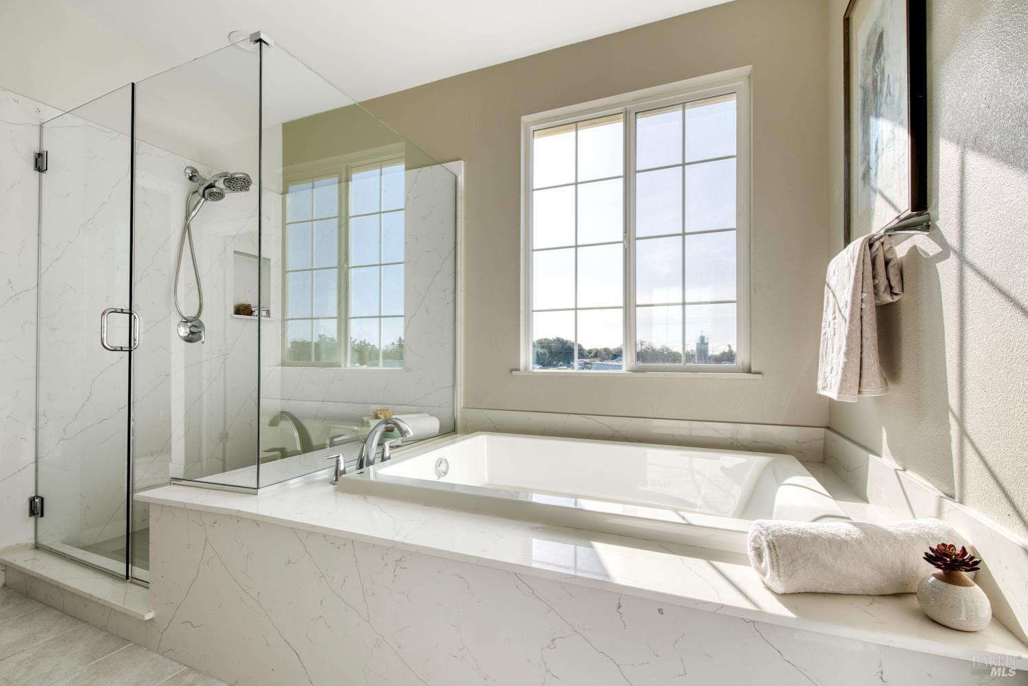 Detail Gallery Image 14 of 37 For 2733 Amora Ct, Santa Rosa,  CA 95407 - 4 Beds | 3/1 Baths