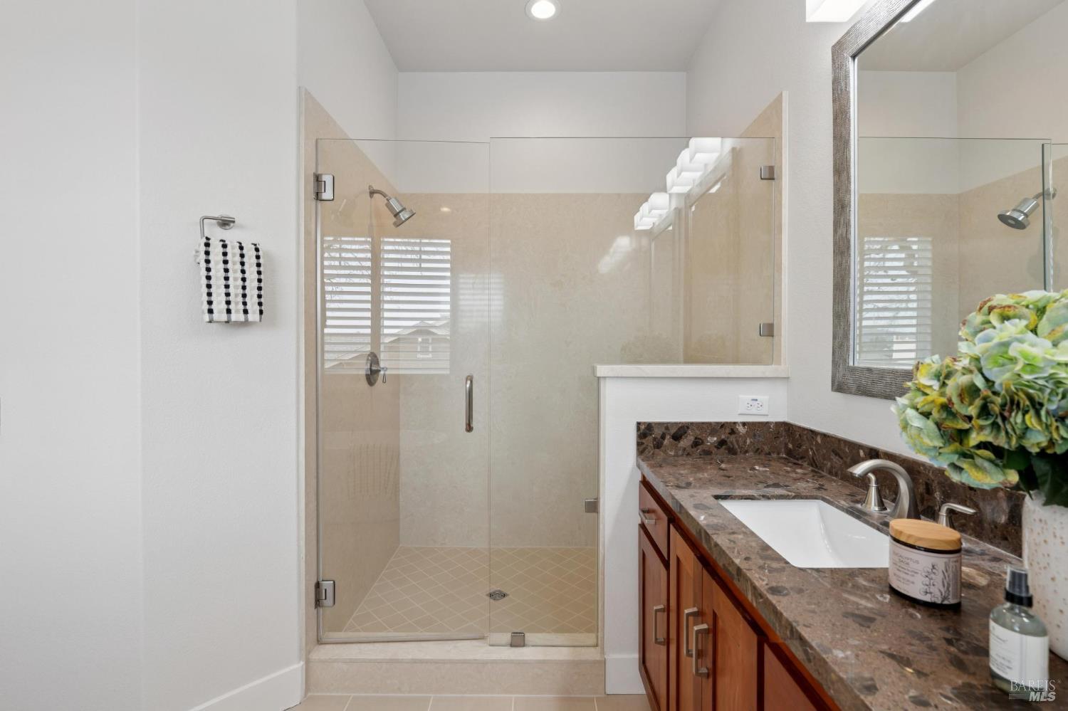 Detail Gallery Image 41 of 83 For 5677 Eastlake Dr, Santa Rosa,  CA 95409 - 5 Beds | 4 Baths